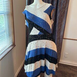 BCBGMaxAzria Color-block Blue/Black/White V-neck front & back knit dress, size L